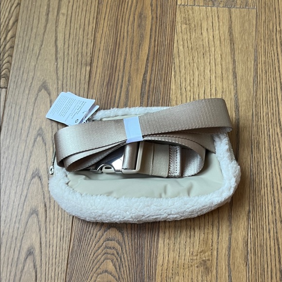lululemon belted bag Everywhere Crossbody Belt 1L Keep Them Close In ROG Ranger BP2800 Gaming sea reel Geecrack Imo Kemushi Cue Bomb Size:1.2in.